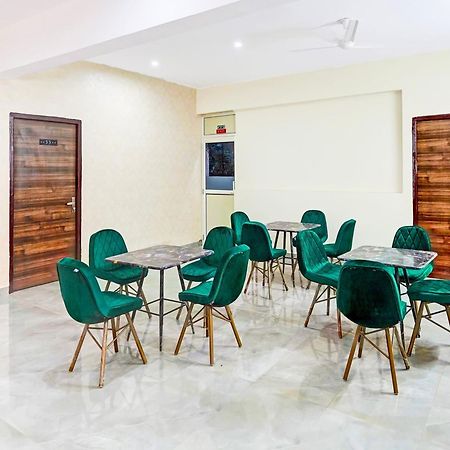 Super Townhouse Sector 86 Near Sector 83 Metro Station 호텔 노이다 외부 사진